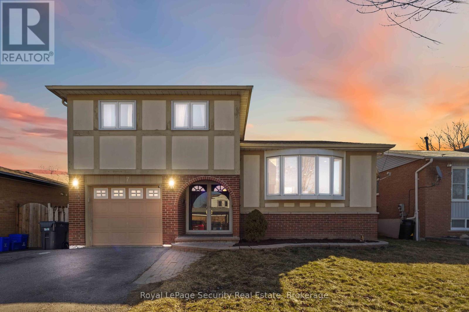 Property at 7 CHOPIN COURT image 1