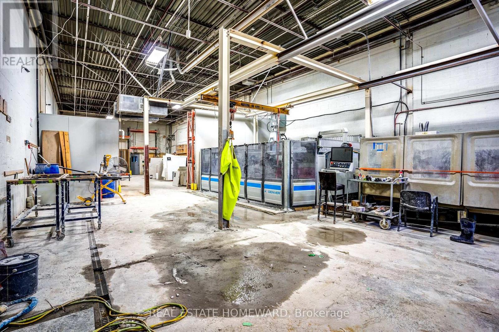 Unit 3 - 170 Bovaird Drive W, Brampton, Ontario  L7A 0H3 - Photo 25 - W12055963