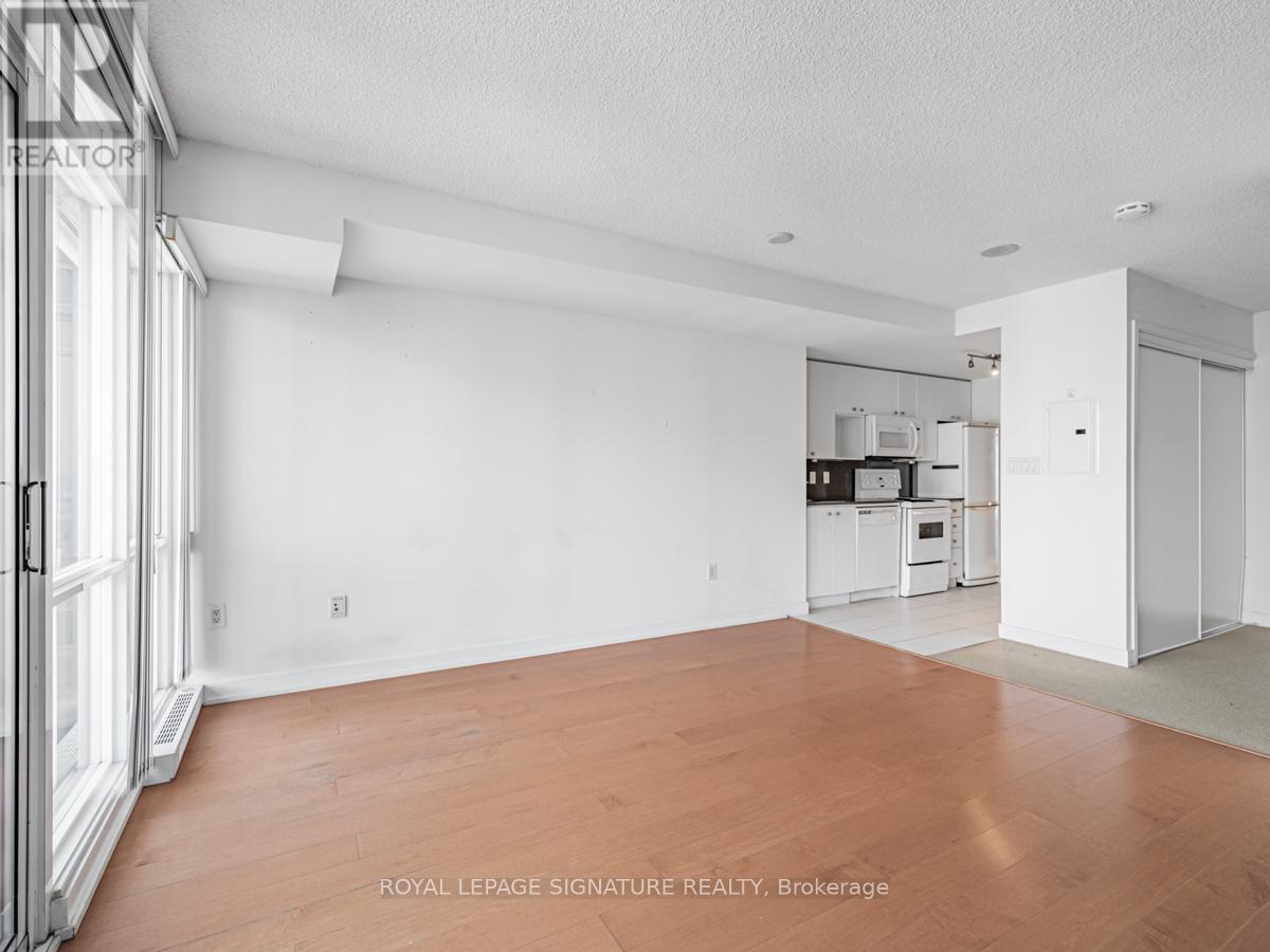 5005 - 11 Brunel Court, Toronto (Waterfront Communities), Ontario  M5V 3Y3 - Photo 5 - C12055881