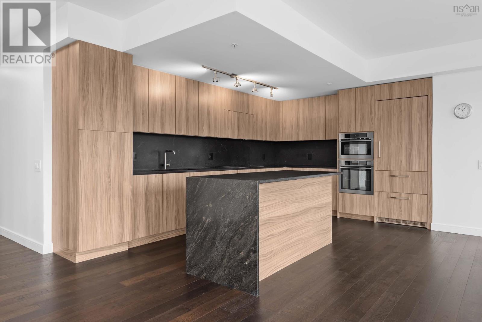 Property at 1808 1650 Granville Street image 5