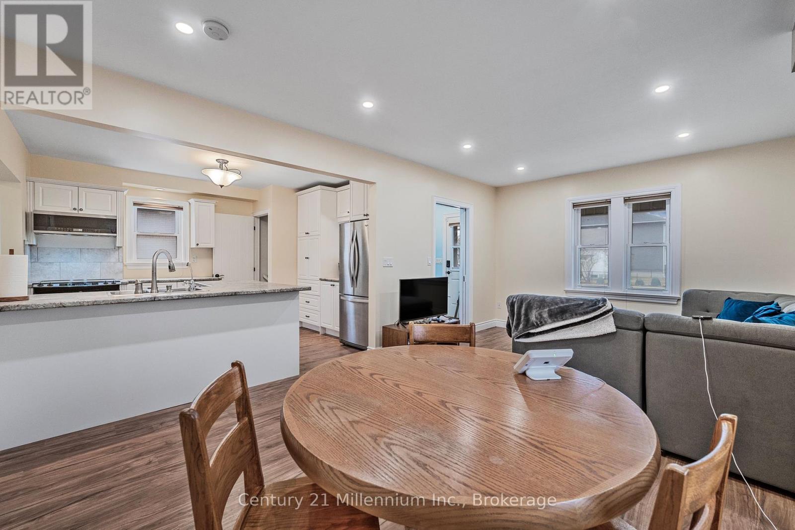 50 Donald Street, Barrie, Ontario  L4N 1E3 - Photo 17 - S12056185