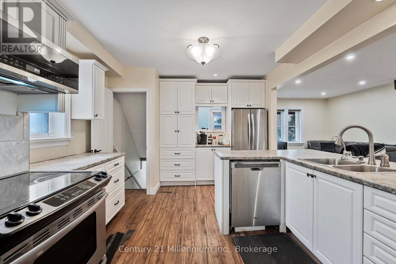 50 Donald Street, Barrie, Ontario  L4N 1E3 - Photo 20 - S12056185