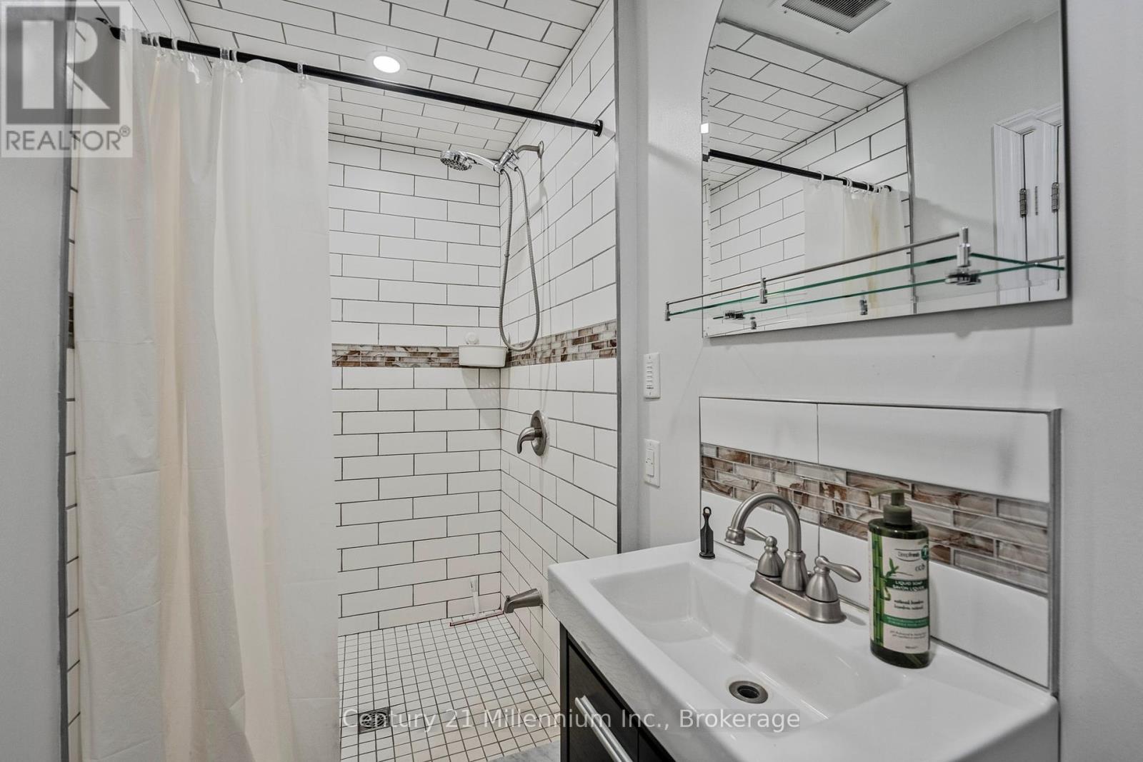 50 Donald Street, Barrie, Ontario  L4N 1E3 - Photo 26 - S12056185