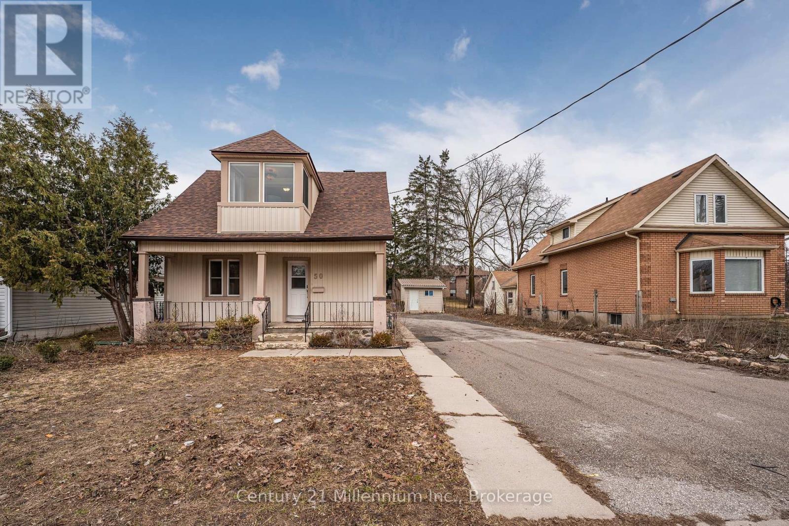 50 Donald Street, Barrie, Ontario  L4N 1E3 - Photo 3 - S12056185