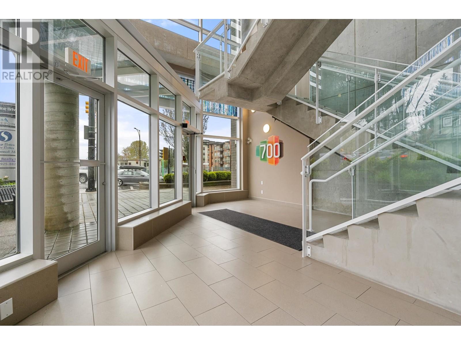 410 317 Bewicke Avenue, North Vancouver, British Columbia  V7M 3E9 - Photo 5 - R2985000