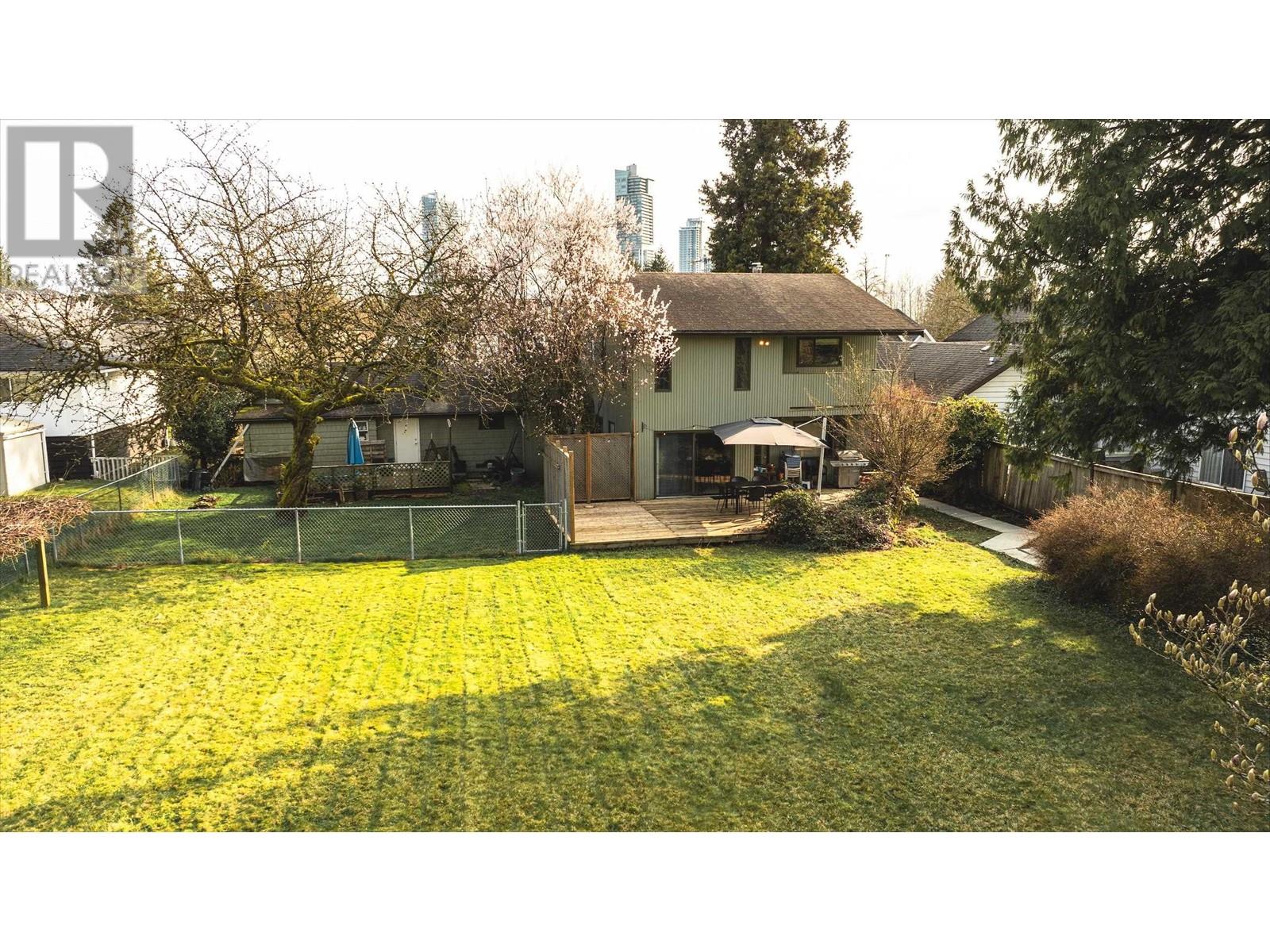 607 Chapman Avenue, Coquitlam, British Columbia  V3J 4A2 - Photo 5 - R2984985
