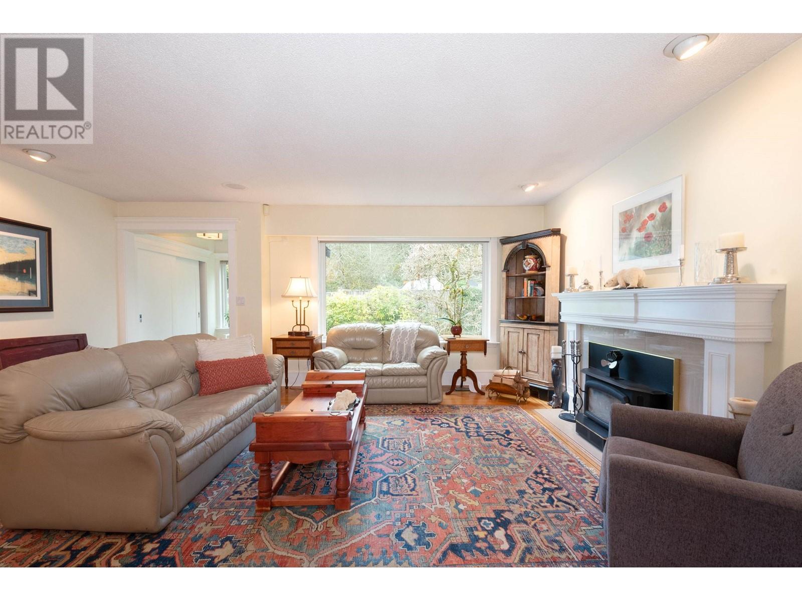 2288 Riverside Drive, North Vancouver, British Columbia  V7H 1V7 - Photo 11 - R2984990