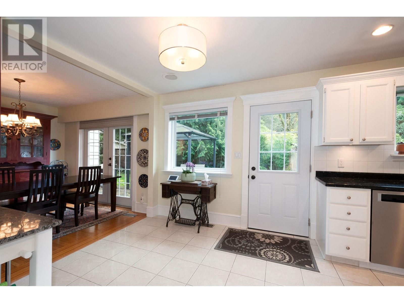2288 Riverside Drive, North Vancouver, British Columbia  V7H 1V7 - Photo 18 - R2984990