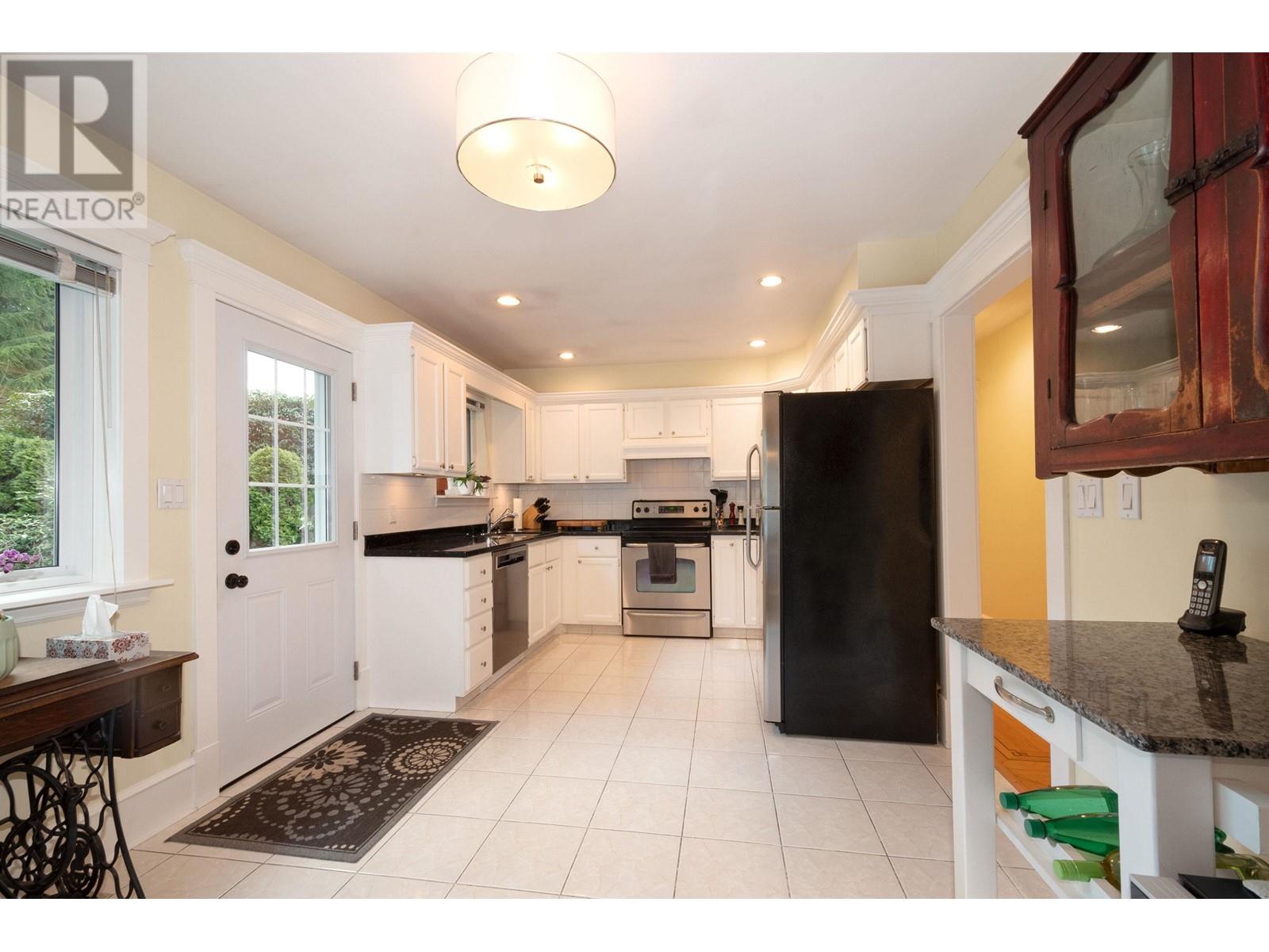 2288 Riverside Drive, North Vancouver, British Columbia  V7H 1V7 - Photo 19 - R2984990