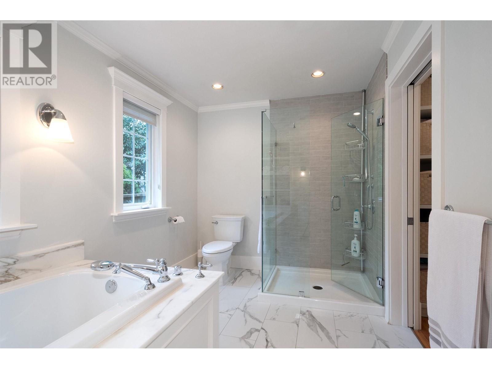 2288 Riverside Drive, North Vancouver, British Columbia  V7H 1V7 - Photo 25 - R2984990