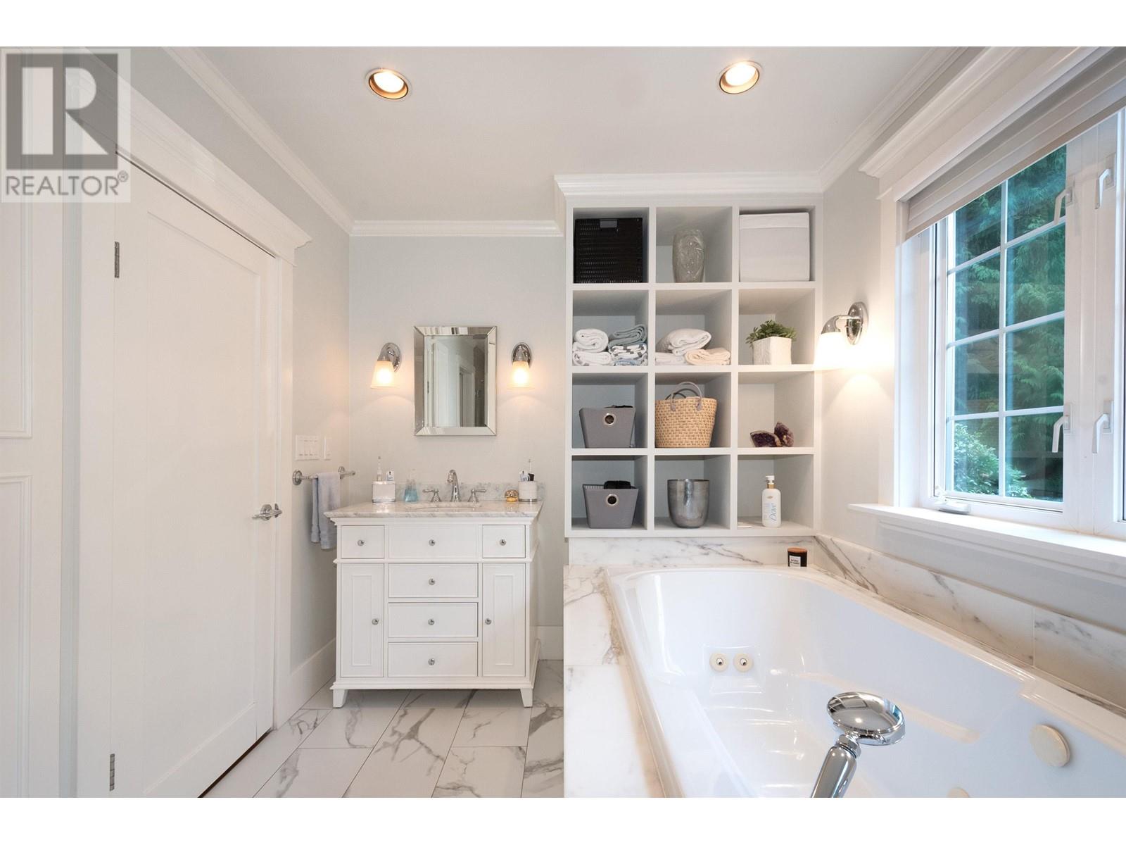 2288 Riverside Drive, North Vancouver, British Columbia  V7H 1V7 - Photo 27 - R2984990