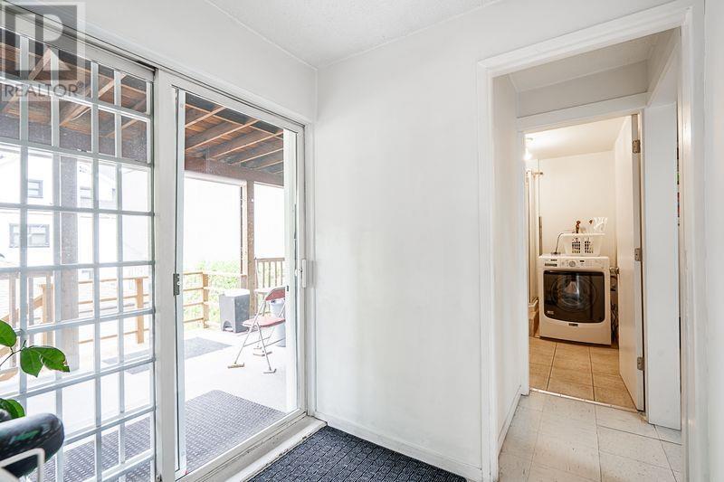 3947 Knight Street, Vancouver, British Columbia  V5N 3L8 - Photo 21 - C8068049