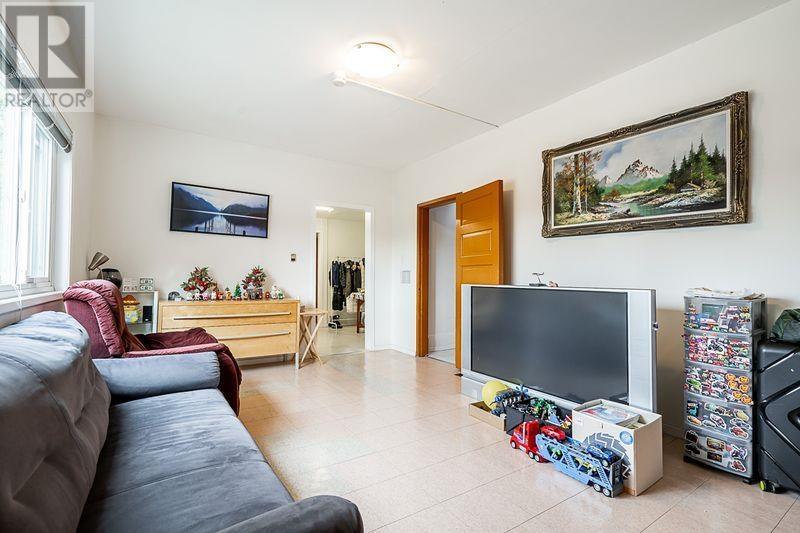 3947 Knight Street, Vancouver, British Columbia  V5N 3L8 - Photo 5 - C8068049