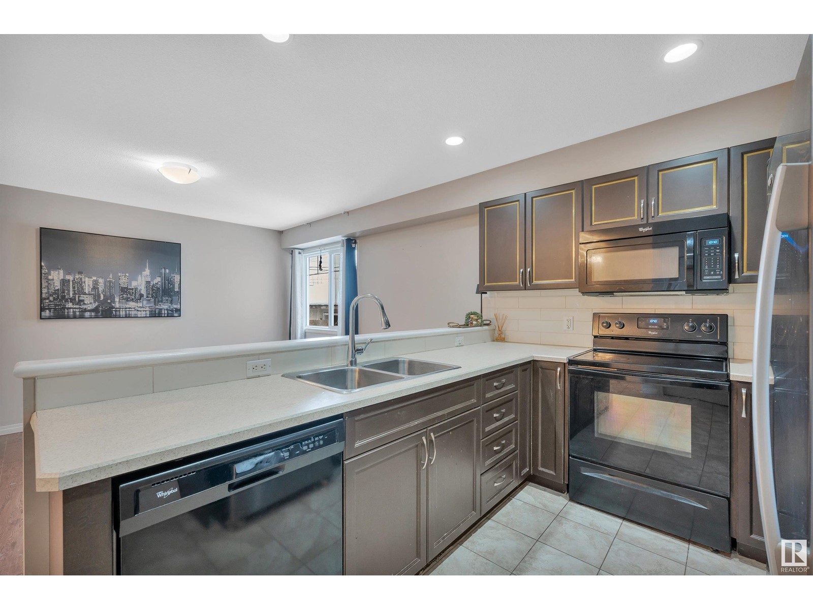 Property at #4 11721 92 ST NW image 1