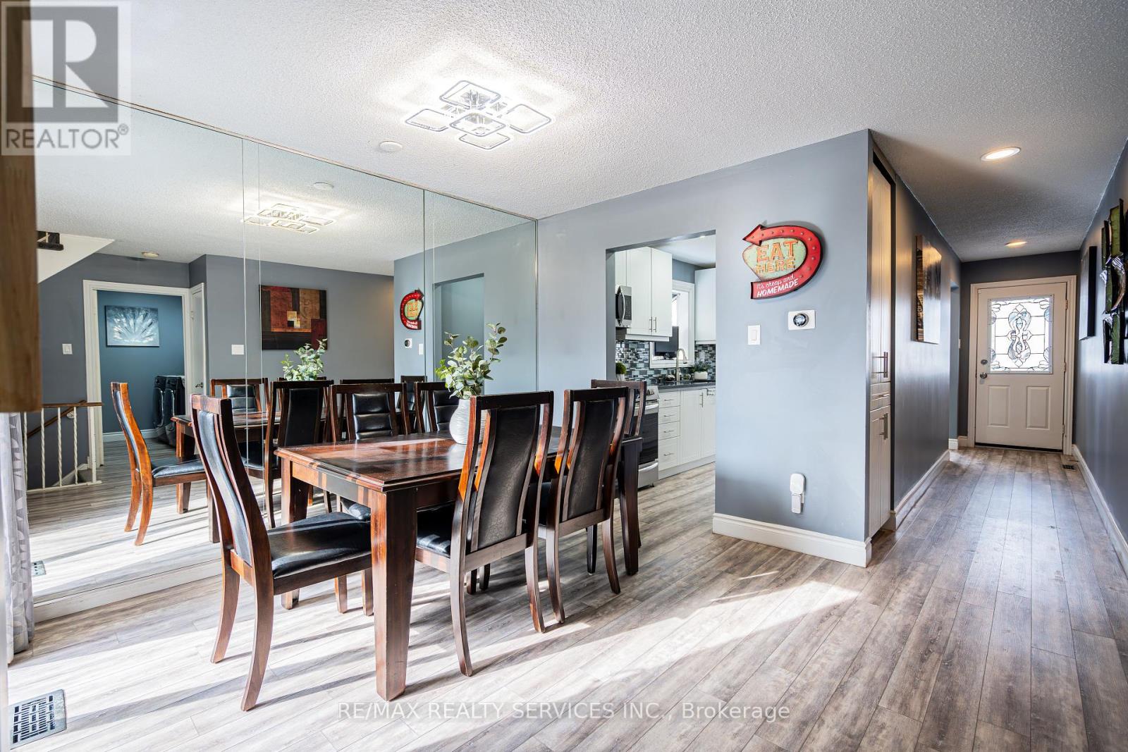 54 Ferri Crescent, Brampton (Heart Lake West), Ontario  L6Z 1R9 - Photo 8 - W12056166