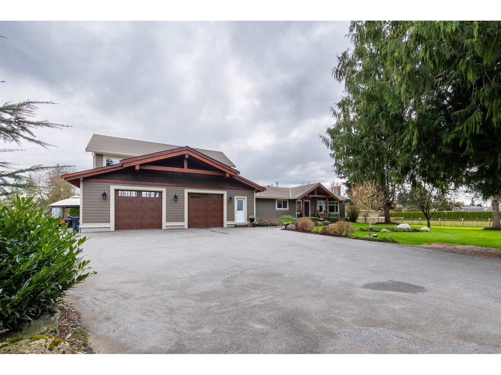 Property at 23540 47 AVENUE image 3