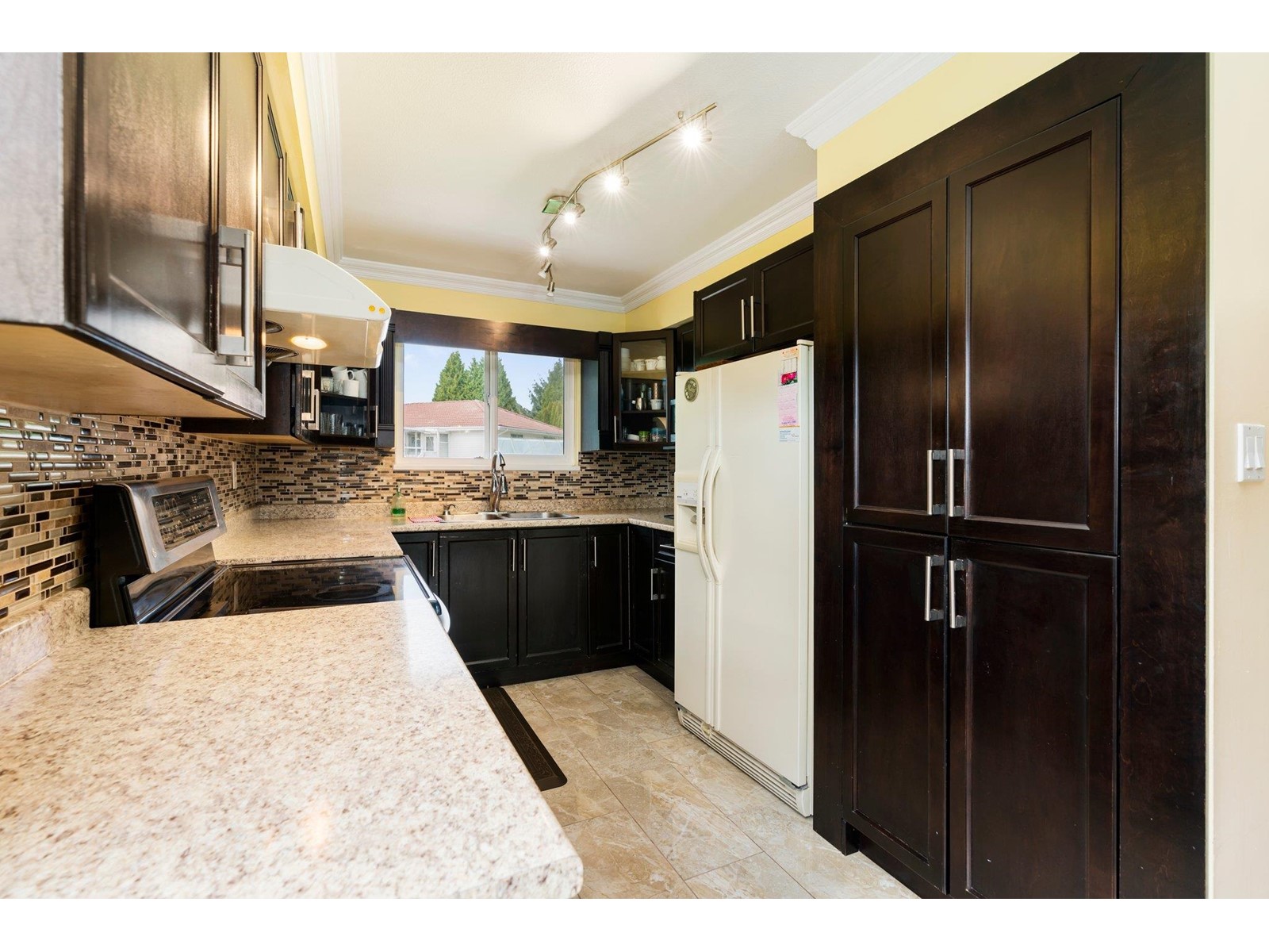 15135 86b Avenue, Surrey, British Columbia  V3S 4V3 - Photo 8 - R2982156
