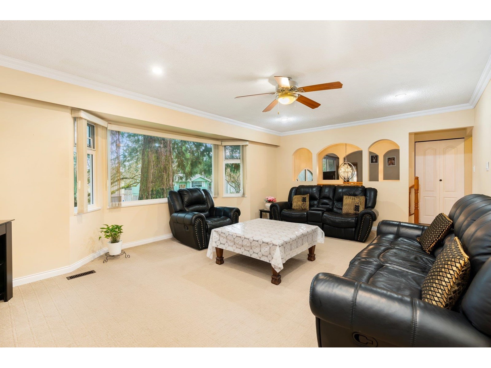 15135 86b Avenue, Surrey, British Columbia  V3S 4V3 - Photo 4 - R2982156
