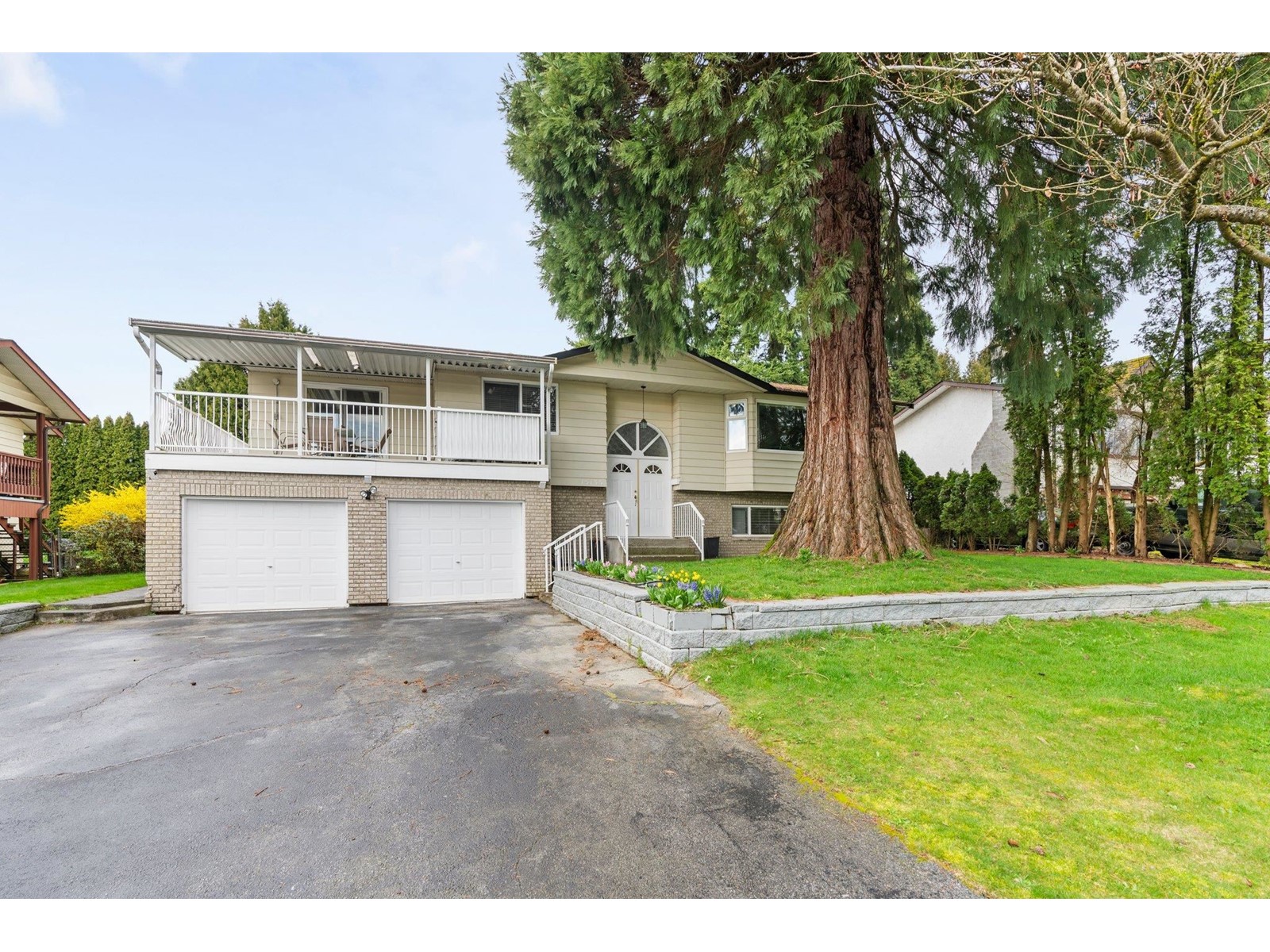 15135 86b Avenue, Surrey, British Columbia  V3S 4V3 - Photo 1 - R2982156