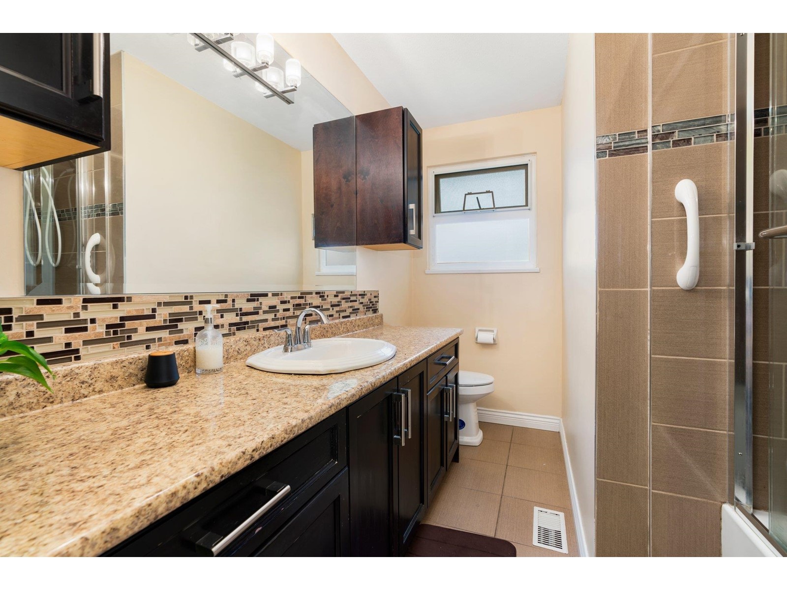15135 86b Avenue, Surrey, British Columbia  V3S 4V3 - Photo 15 - R2982156