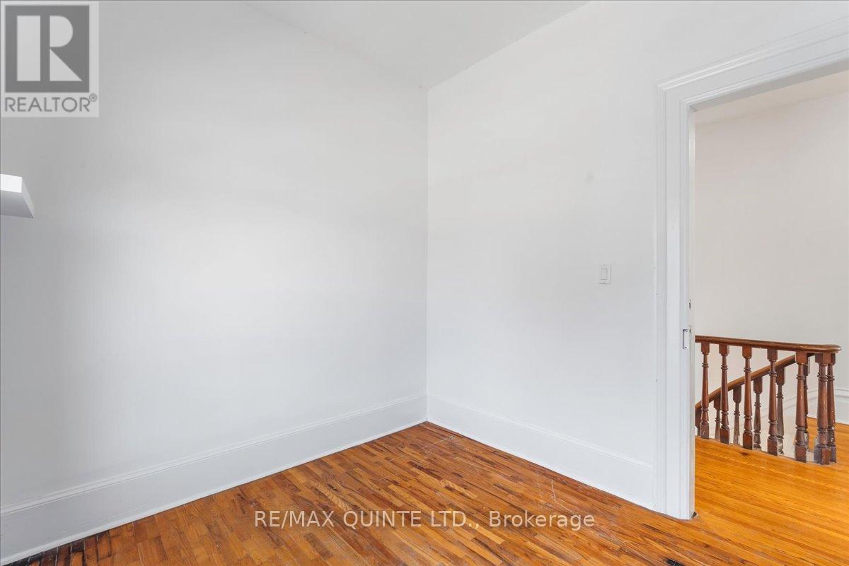 83 Cedar Street, Belleville (Belleville Ward), Ontario  K8P 3M3 - Photo 27 - X12056336