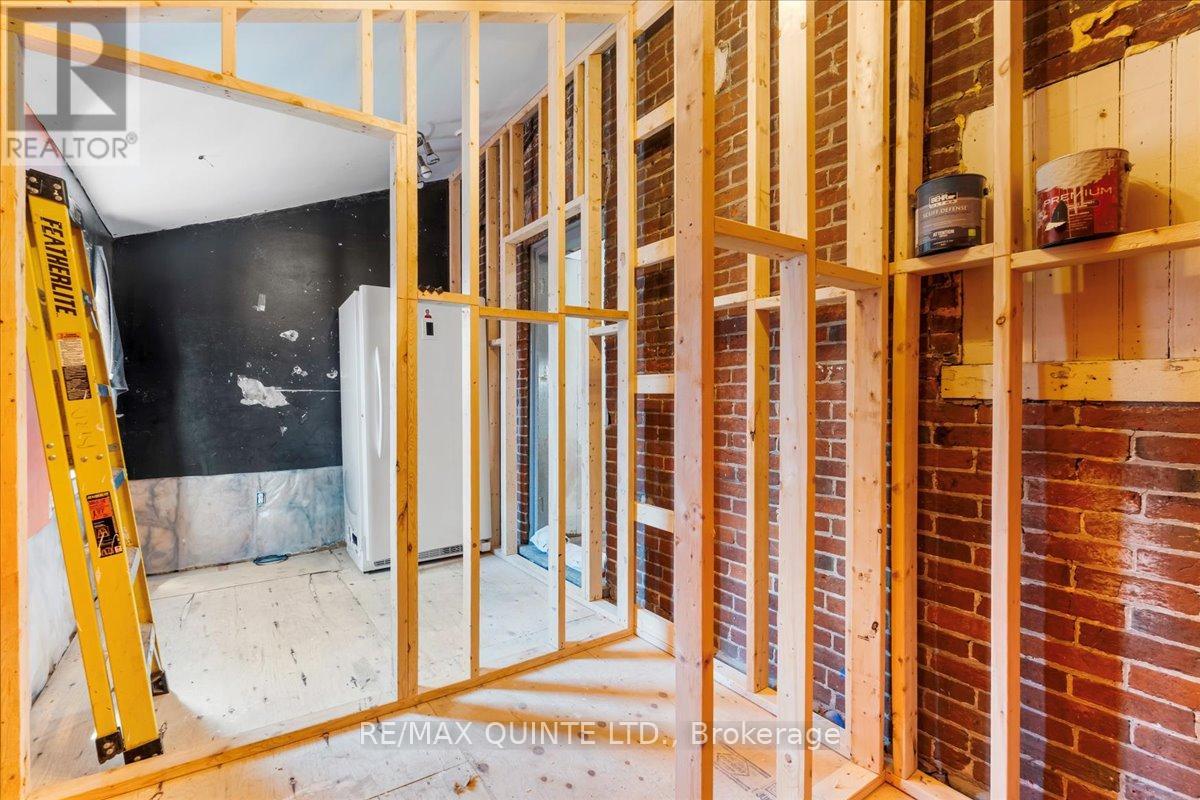 83 Cedar Street, Belleville (Belleville Ward), Ontario  K8P 3M3 - Photo 42 - X12056336