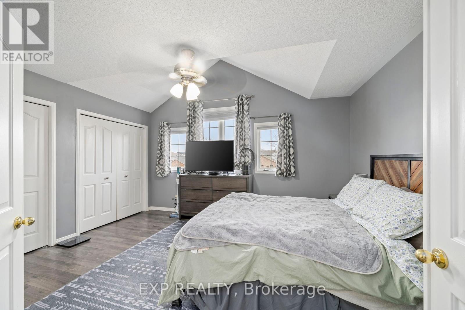 Photo 11 of 44 for 822 Railton Avenue
