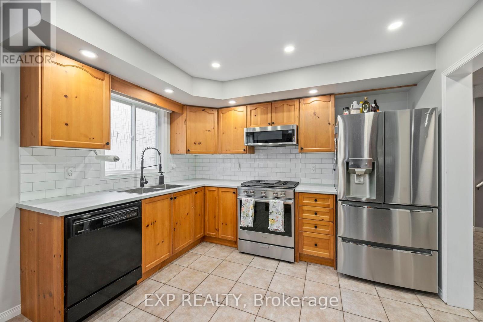 Photo 4 of 44 for 822 Railton Avenue