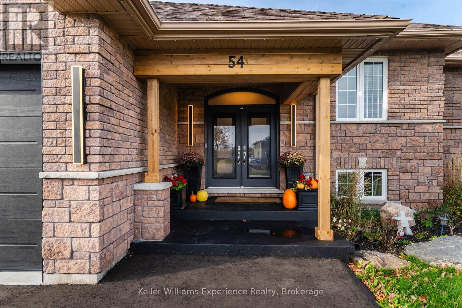 54 Asselin Drive, Tiny, Ontario  L0L 2J0 - Photo 6 - S12056432
