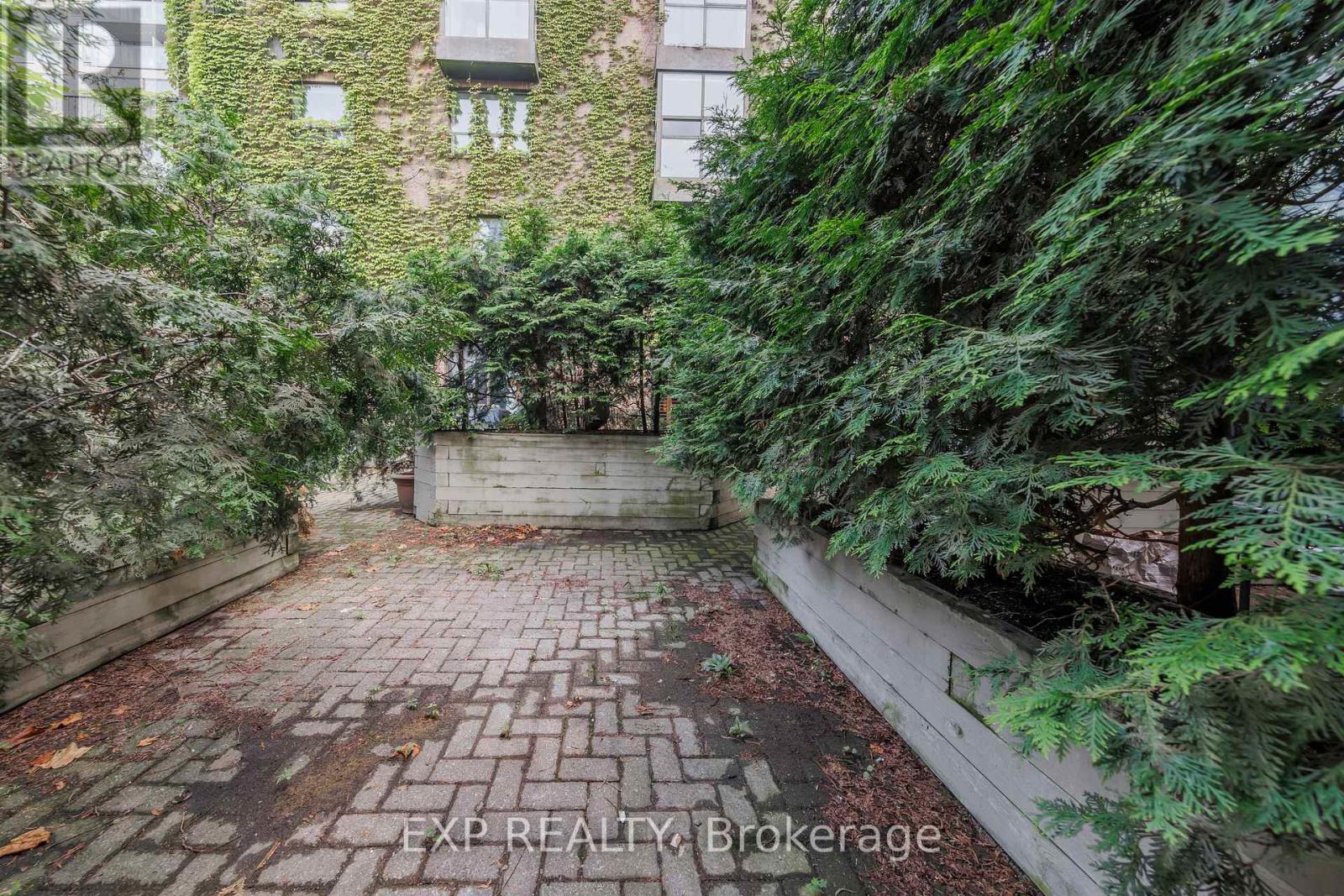 25 Dundonald Street, Toronto, Ontario  M4Y 1K3 - Photo 15 - C12056273