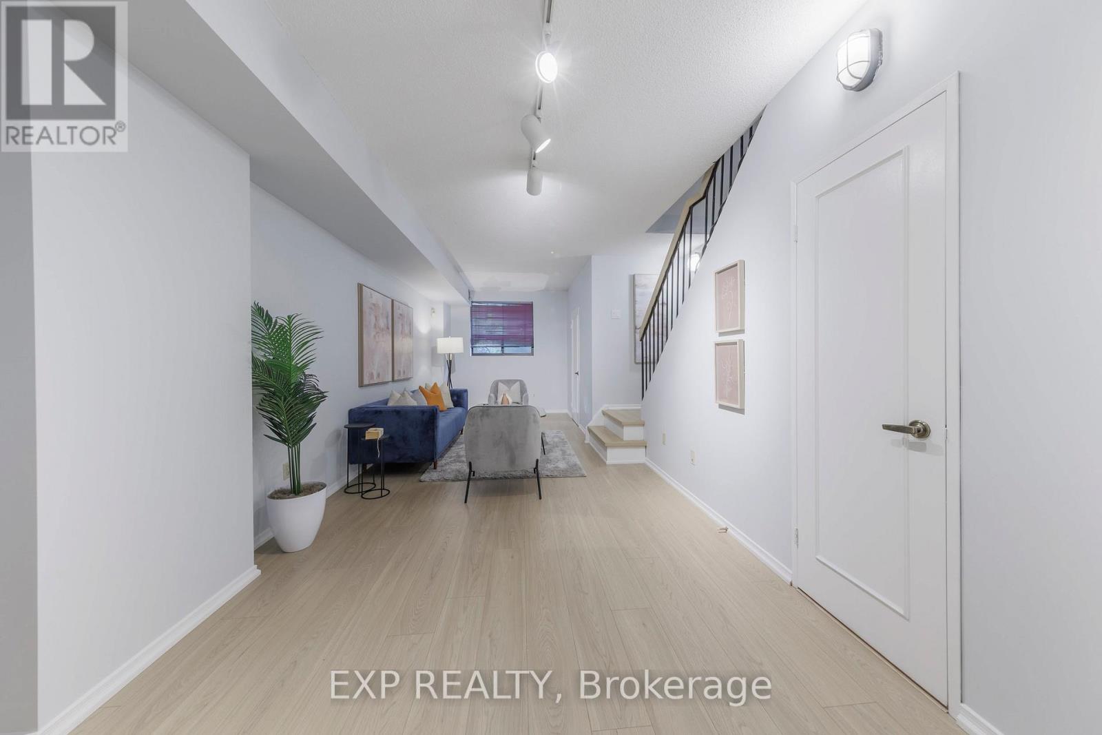 25 Dundonald Street, Toronto, Ontario  M4Y 1K3 - Photo 28 - C12056273
