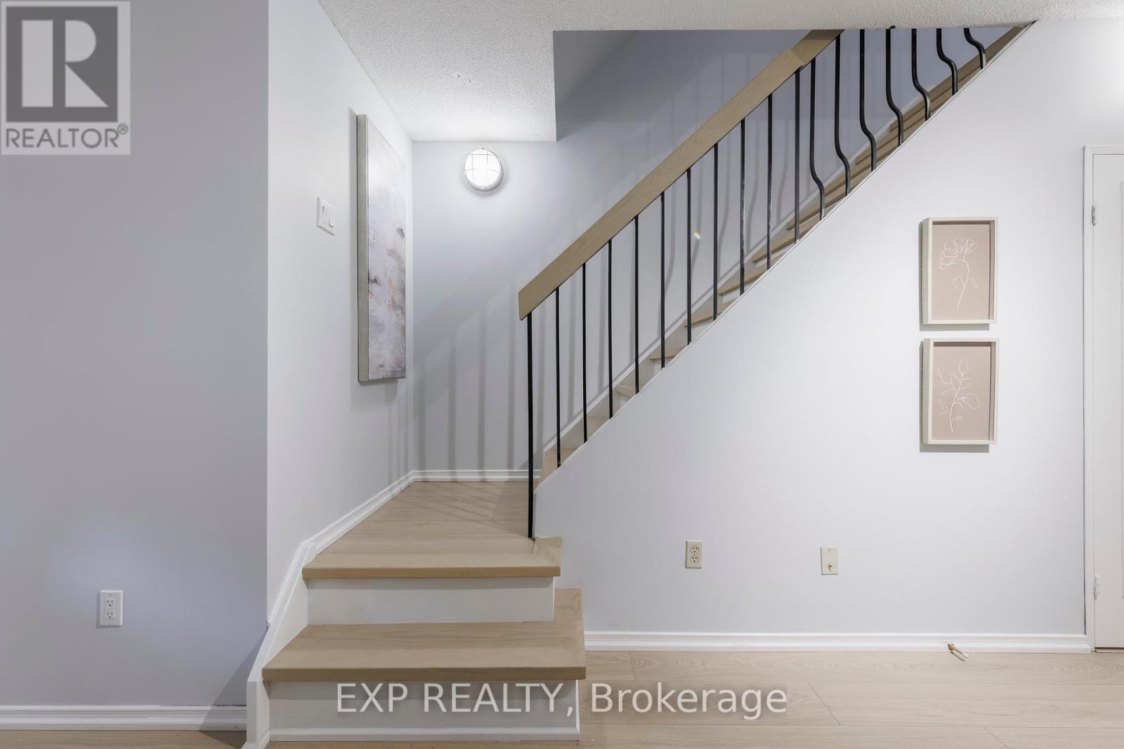 25 Dundonald Street, Toronto, Ontario  M4Y 1K3 - Photo 32 - C12056273