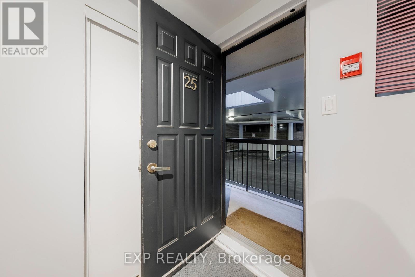 25 Dundonald Street, Toronto, Ontario  M4Y 1K3 - Photo 33 - C12056273