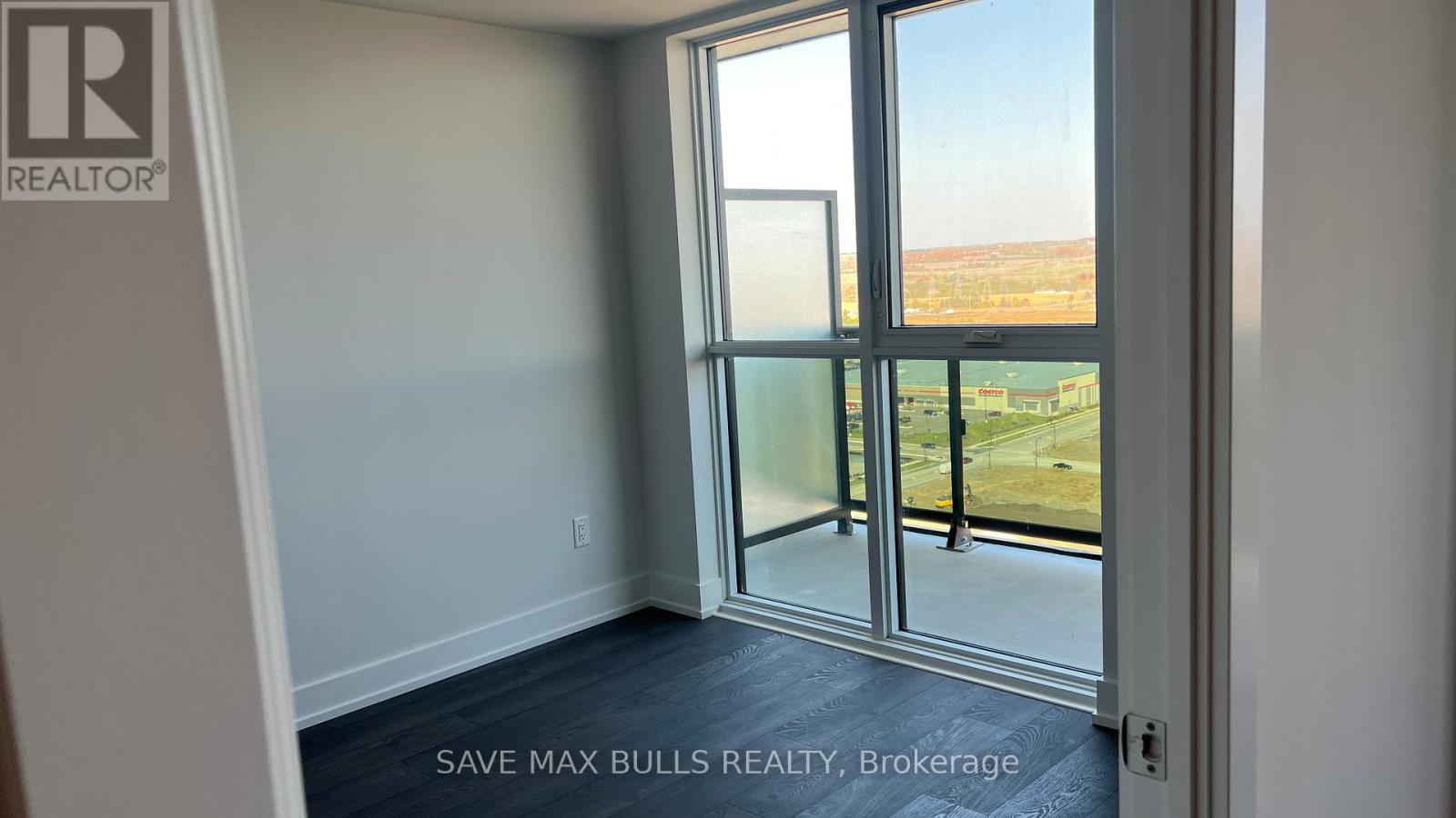Property at 2115 - 2550 SIMCOE STREET N image 3