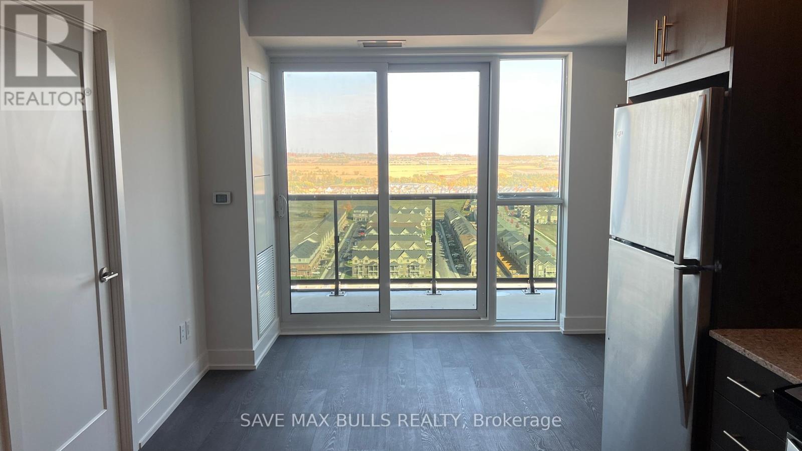 Property at 2115 - 2550 SIMCOE STREET N image 4