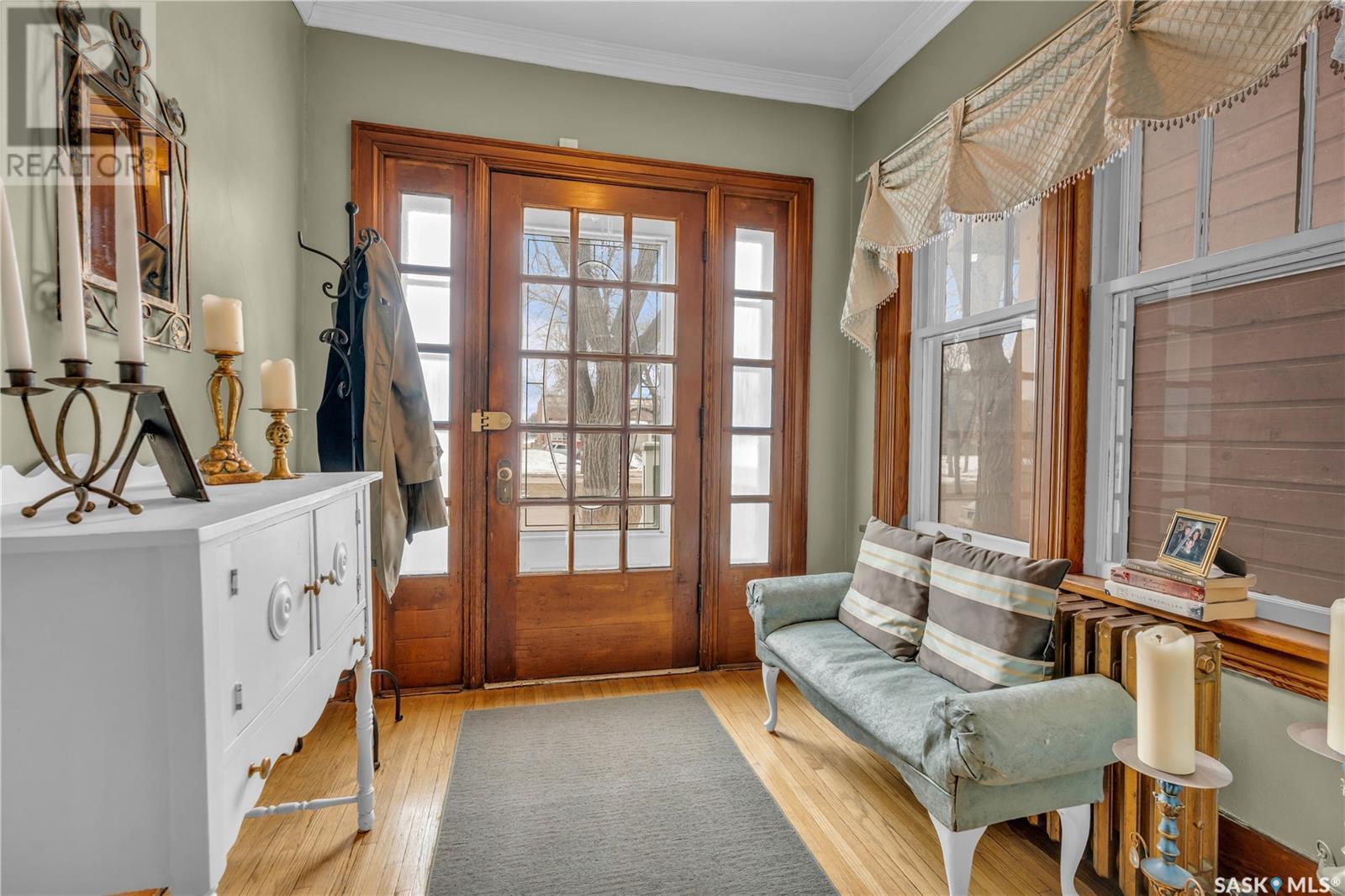 Property at 1200 College AVENUE image 3