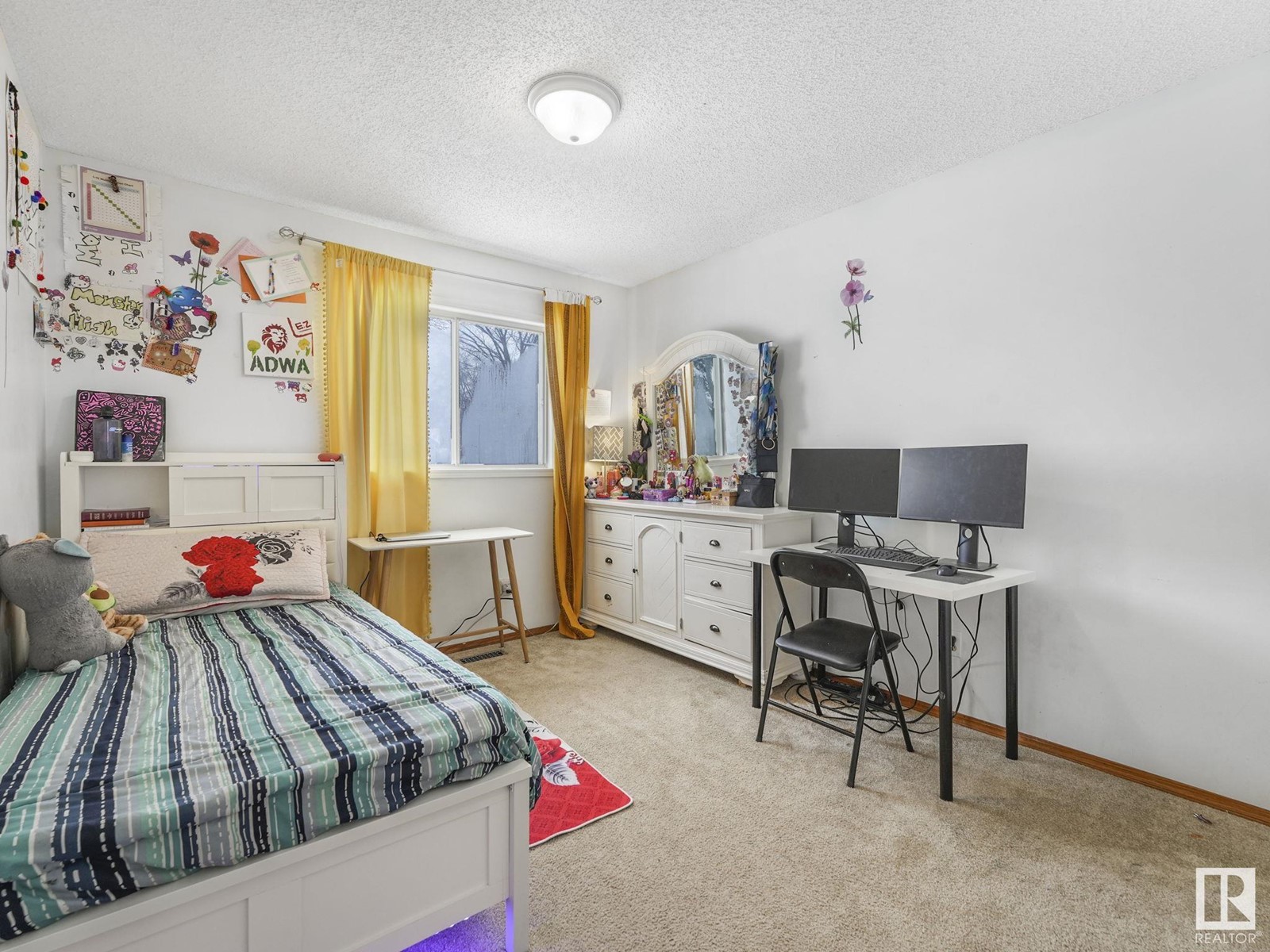 Property at 11945 128 ST NW image 2