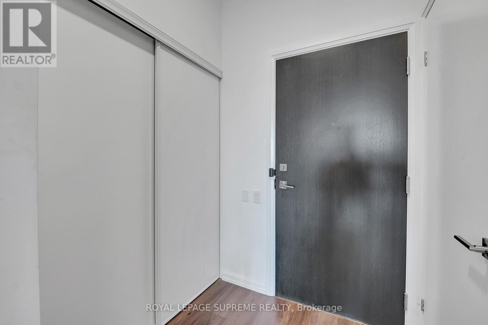 215 - 4208 Dundas Street W, Toronto, Ontario  M8X 0B1 - Photo 10 - W12056253