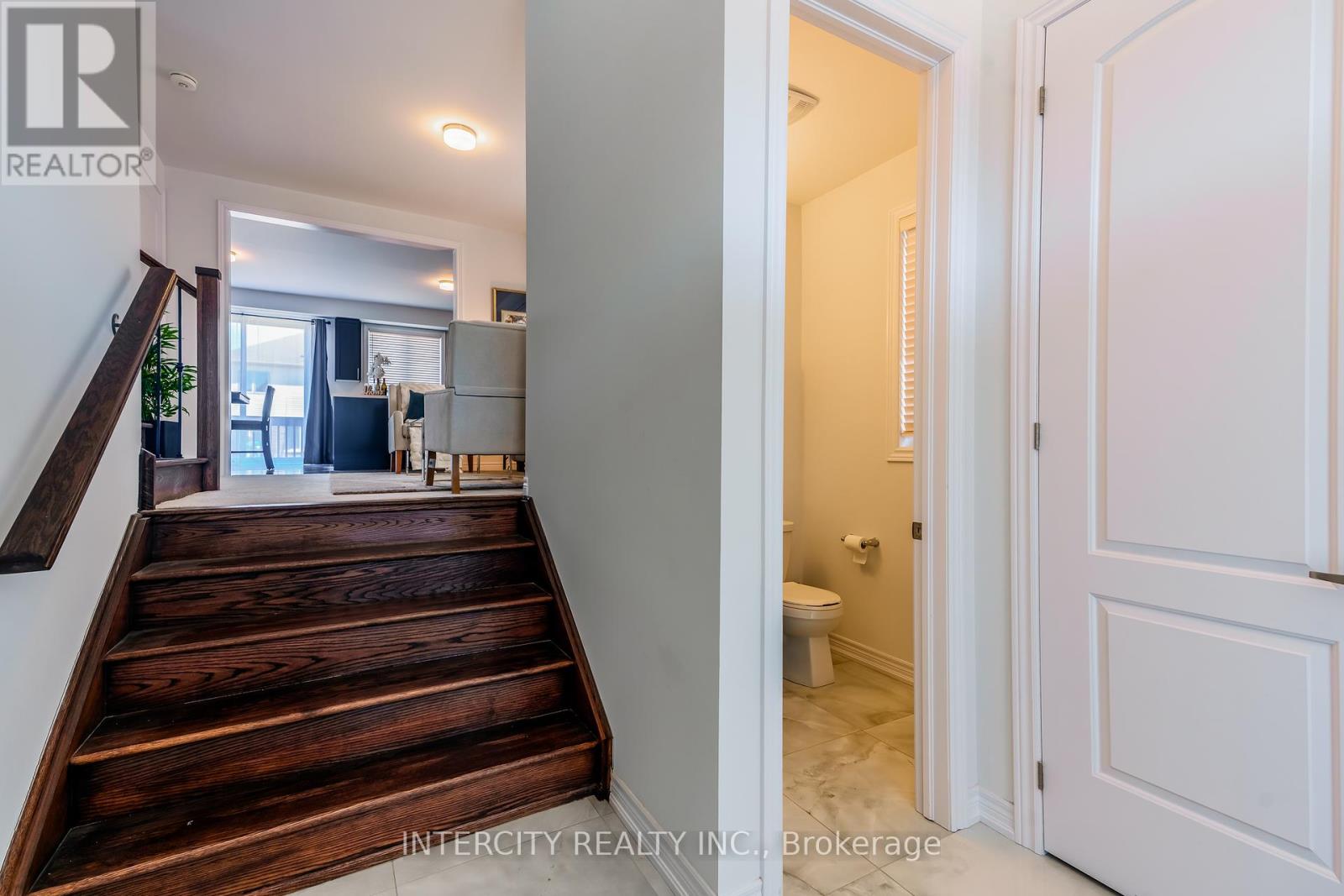 Property at 59 HARPIN WAY W image 3