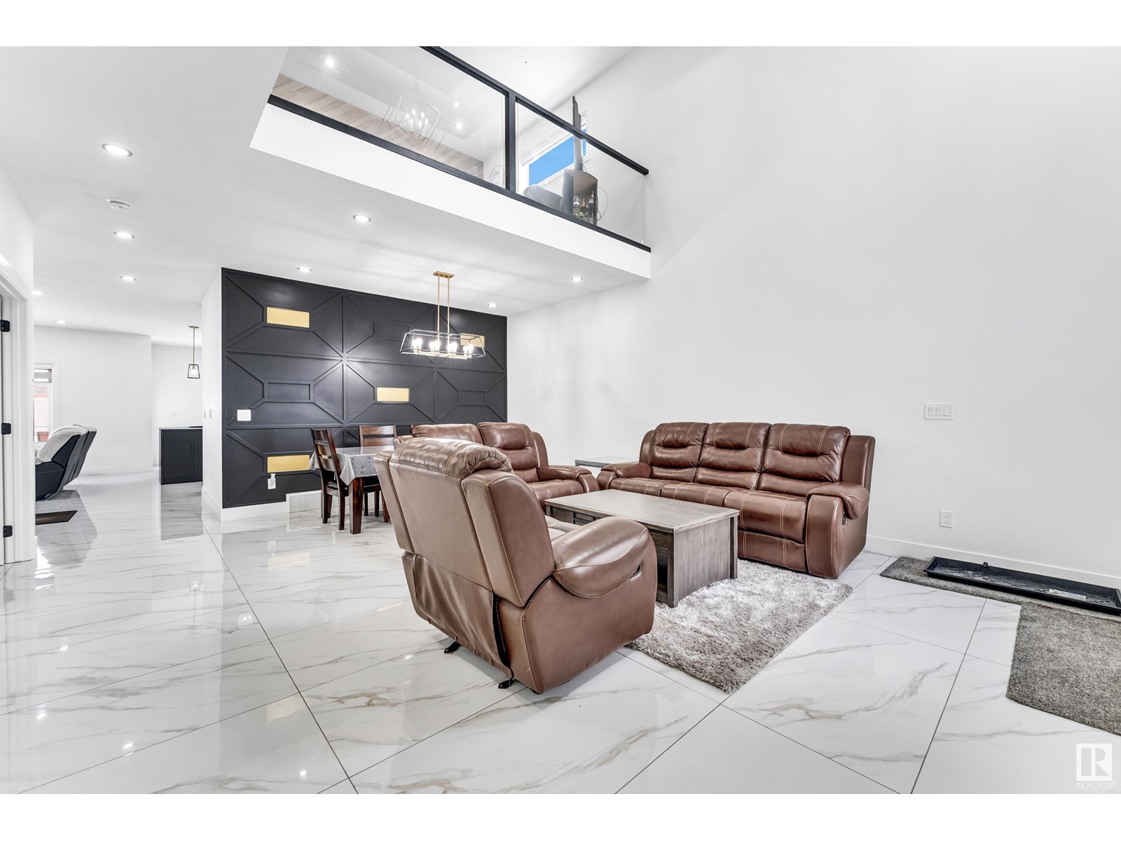 Property at 1803 17 AV NW image 5