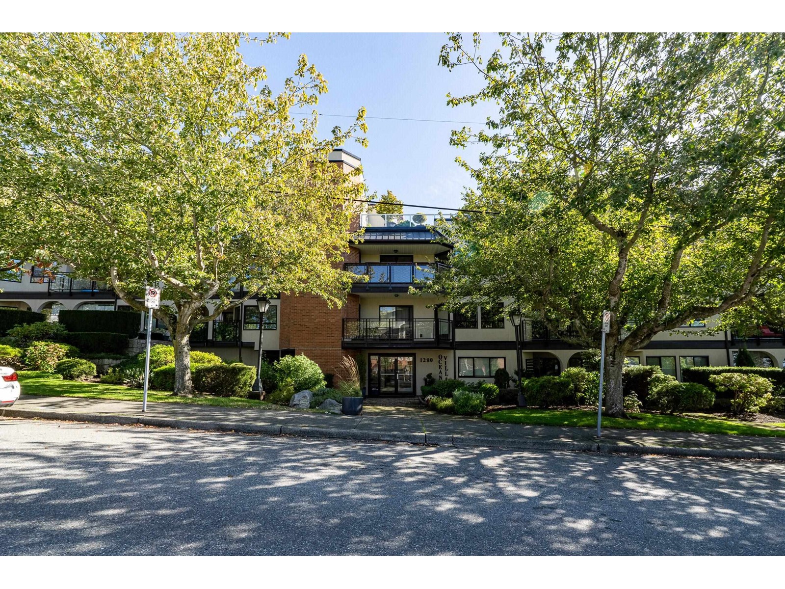 Property at 215 1280 FIR STREET image 1
