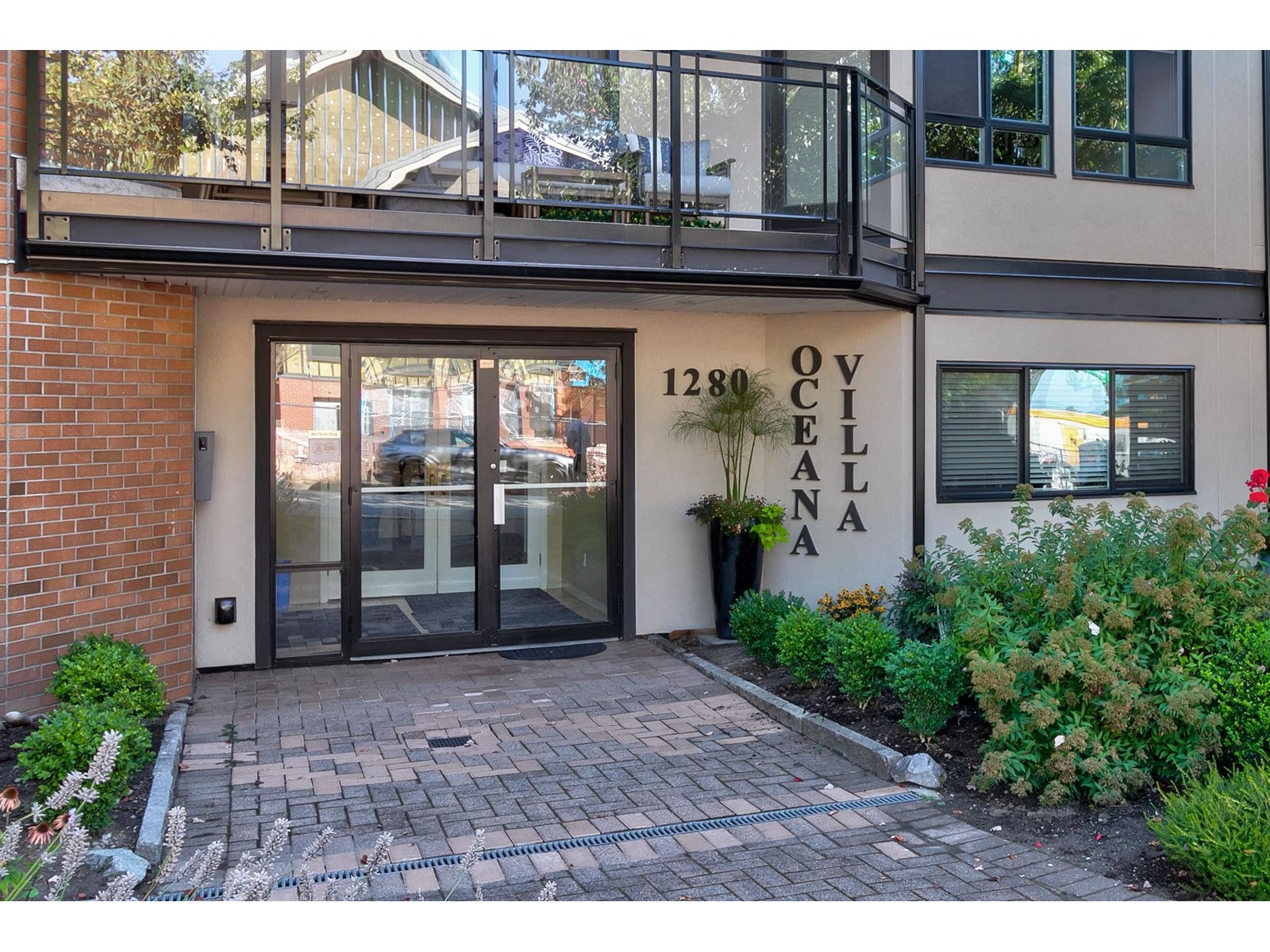 Property at 215 1280 FIR STREET image 3