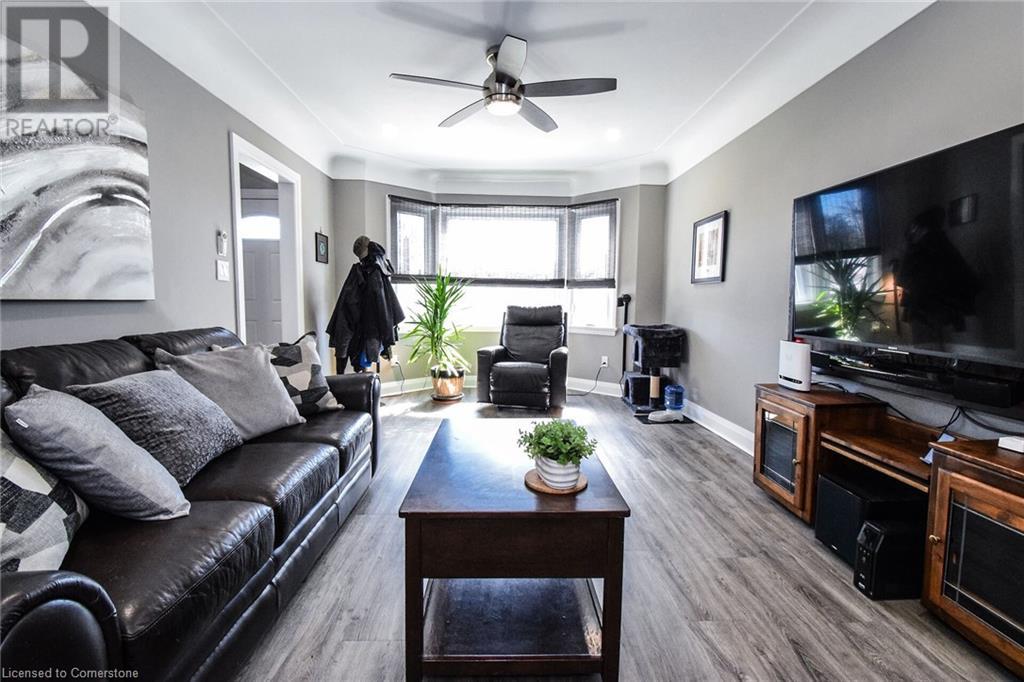 Property at 104 TRAGINA Avenue S image 5