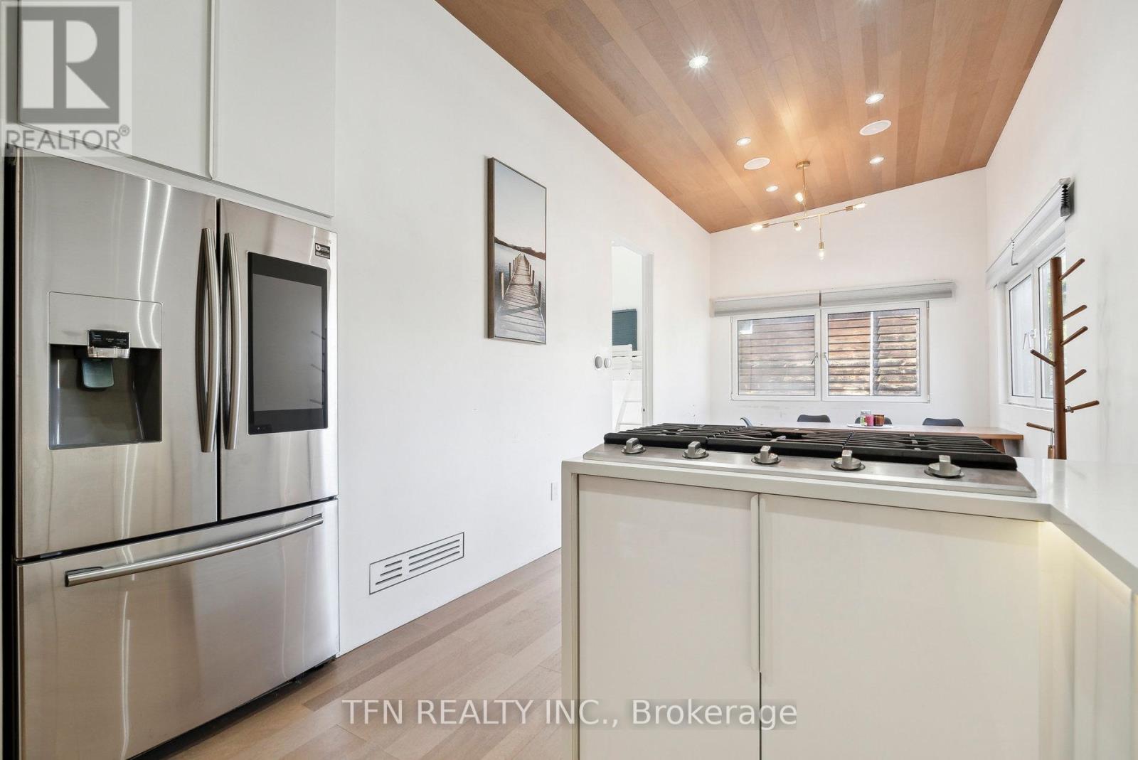 Property at 12 SCHOONER LANE image 5