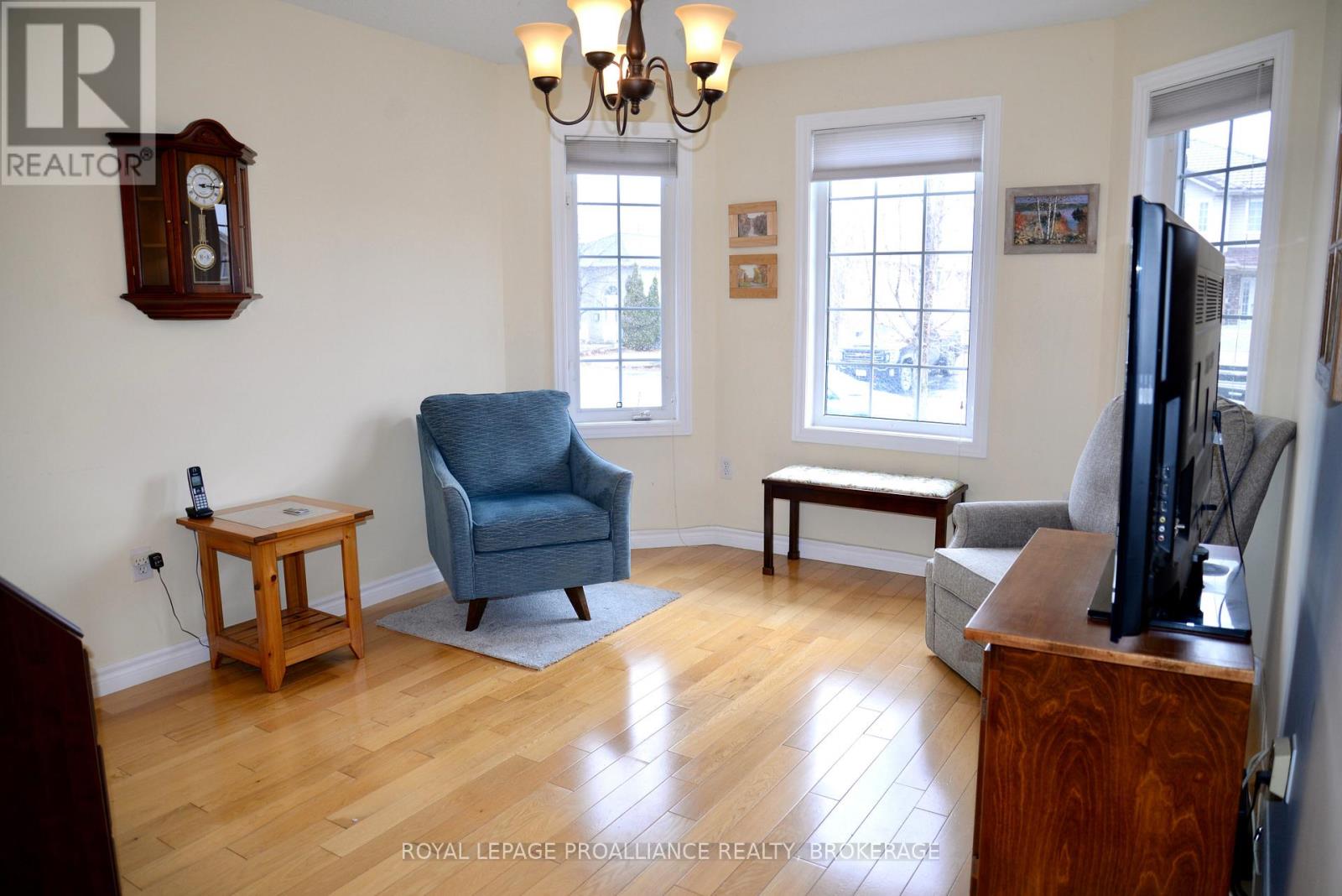 Property at 752 TANNER DRIVE image 5