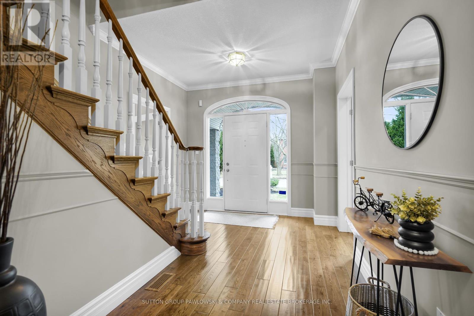Property at 78 CARRIAGE HILL DRIVE image 3