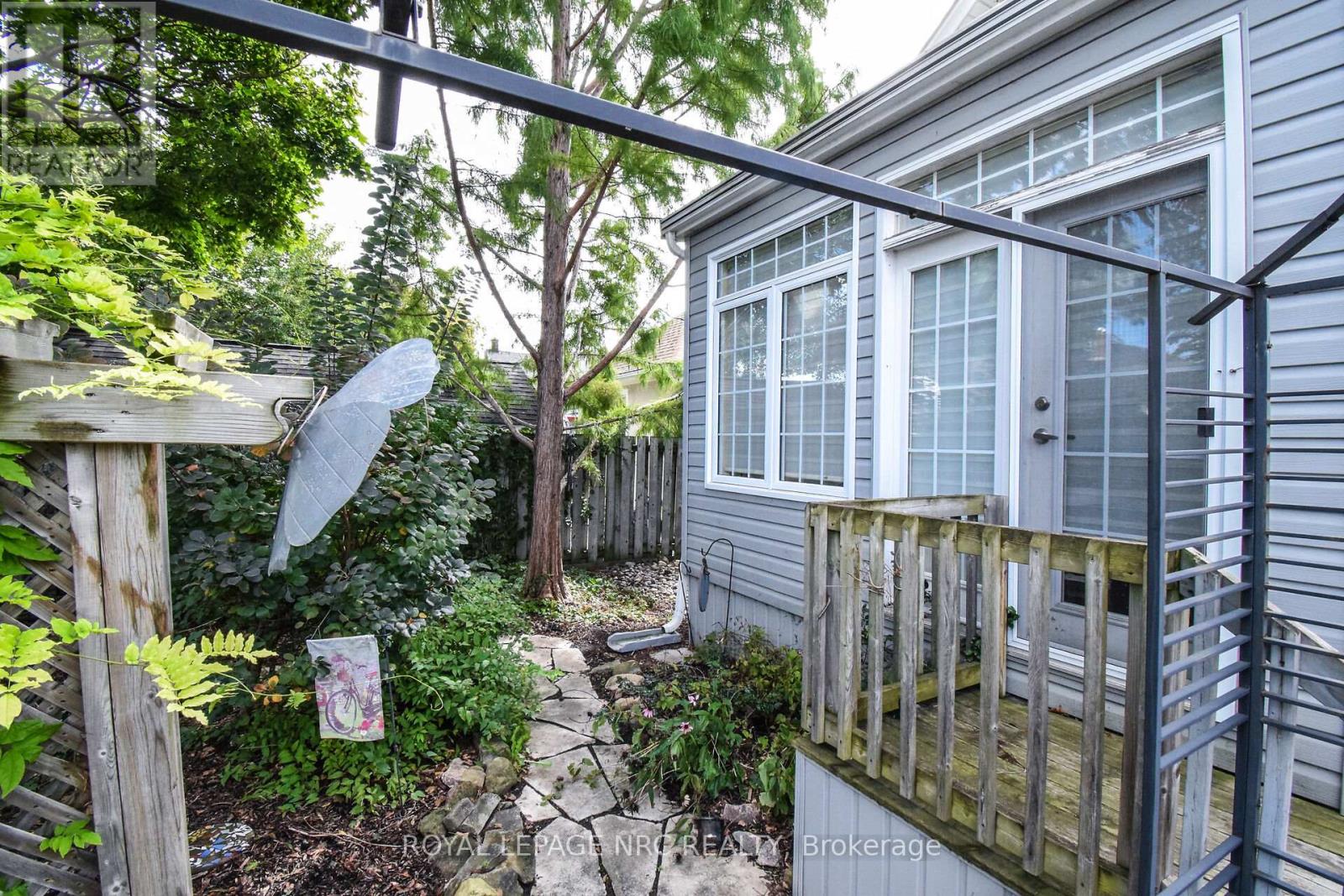 17 Trapnell Street, St. Catharines, Ontario  L2R 1B1 - Photo 42 - X12056657