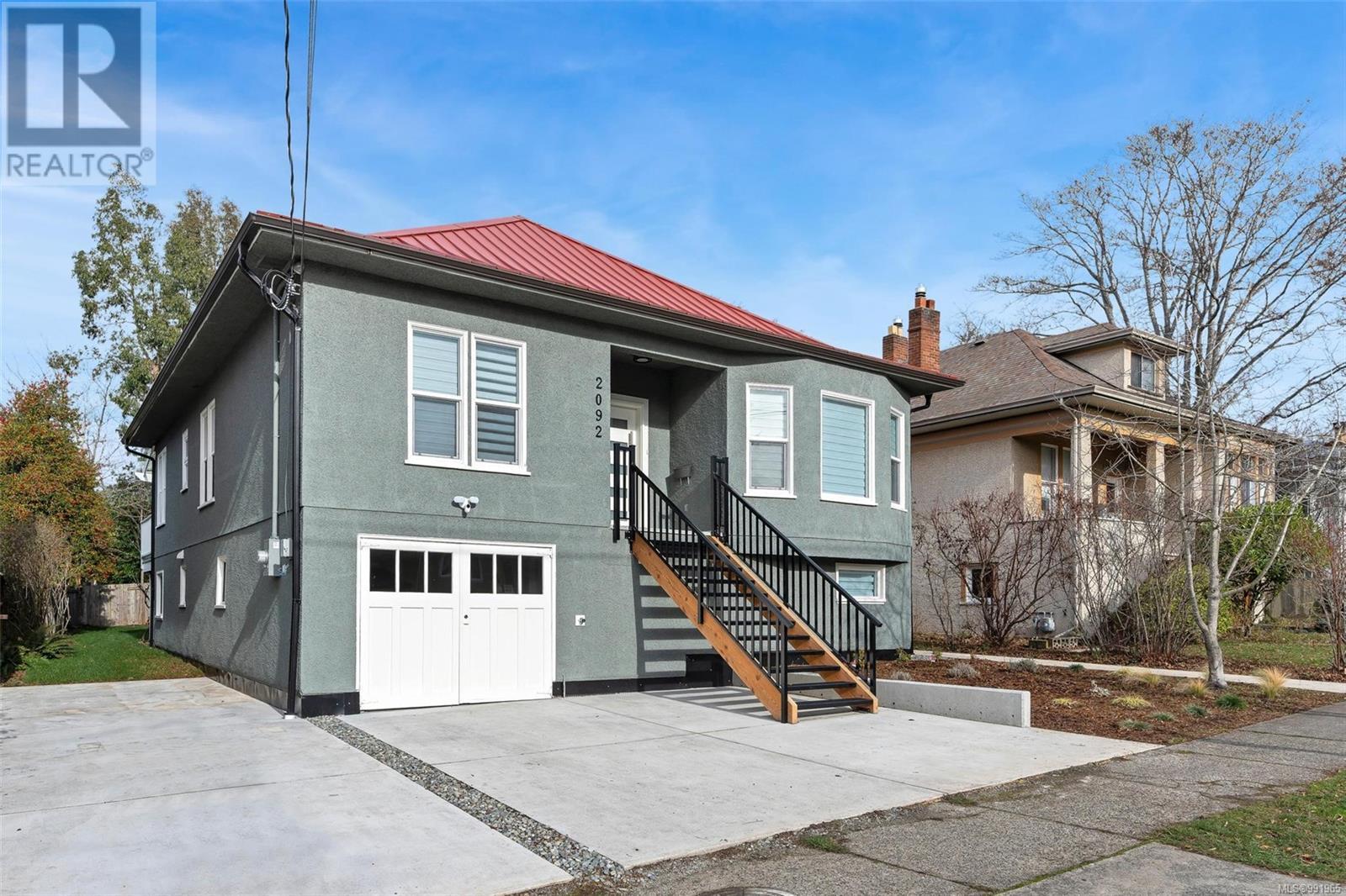 Property at 2092 Byron St image 2