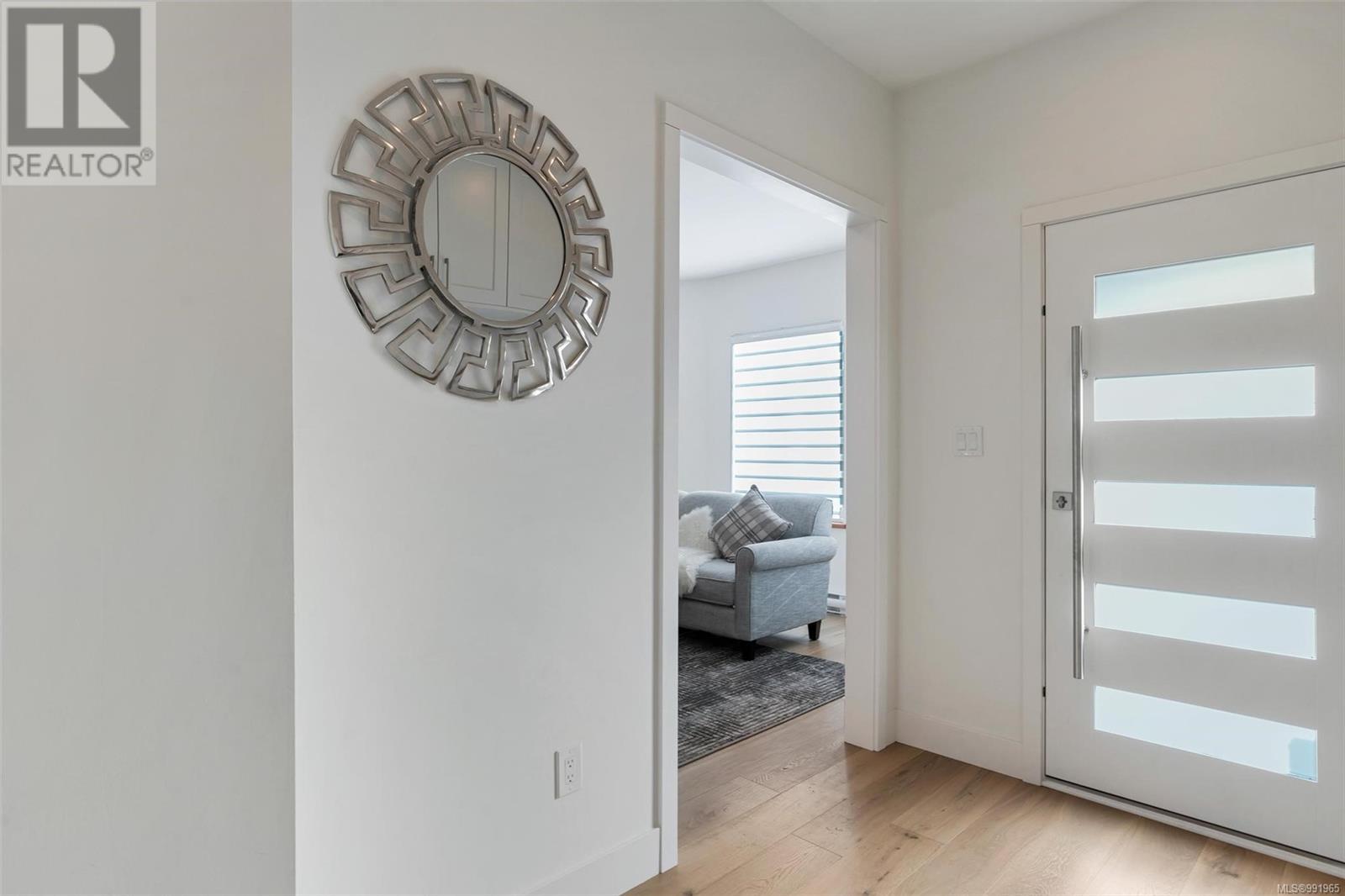 Property at 2092 Byron St image 3