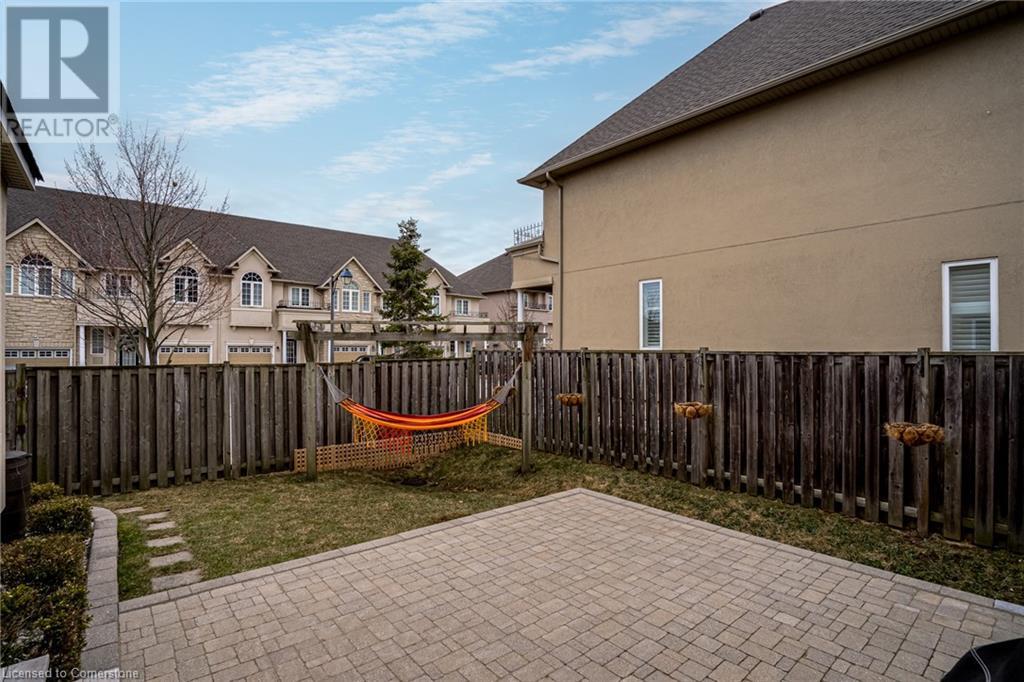 92 Newcombe Road, Dundas, Ontario  L9H 0A6 - Photo 2 - 40712745